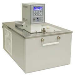 Низькотемпературний рідинний термостат КРІО-ВТ-11 (настільний) (-30…+100 °С) кріостат циркуляційний загальнолабораторного застосування, може бути використаний як проточний охолоджувач, габаритні розміри 435х645х540 мм, глибина робочої ванни 250 мм